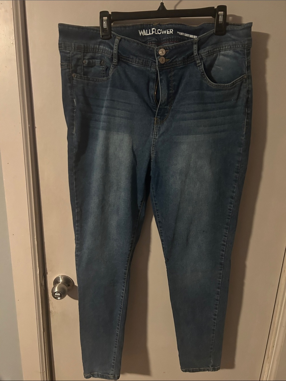 Wallflower Blue Mid-Rise Skinny Jeans